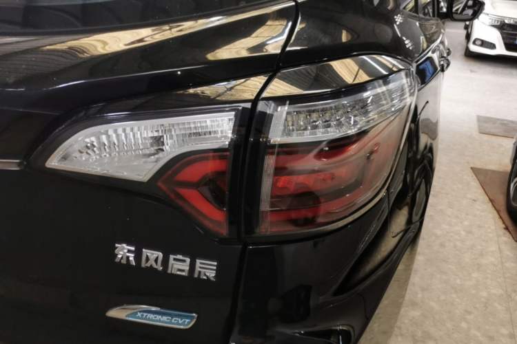 Used Venucia T70 2019 2.0L CVT Enjoy Edition China VI Standard Right Rear Taillight