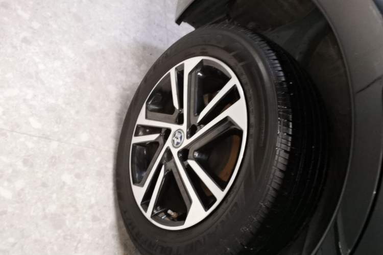 Used Venucia T70 2019 2.0L CVT Enjoy Edition China VI Standard Right Rear Wheel Hub