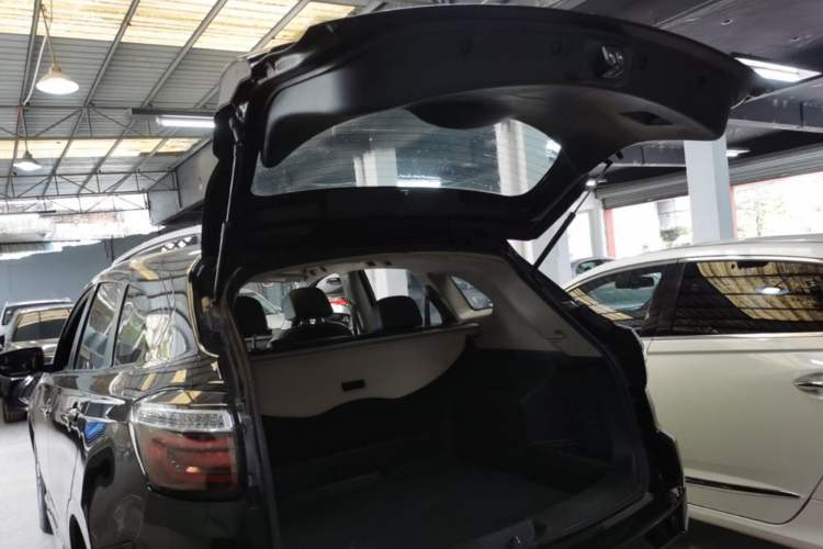 Used Venucia T70 2019 2.0L CVT Enjoy Edition China VI Standard Trunk