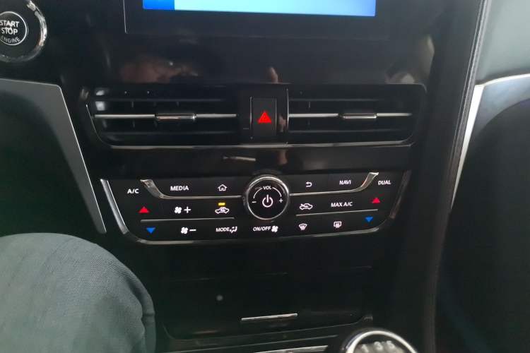 Used Venucia T70 2019 1.4T Manual Enjoyment Edition Audio And AC Panel