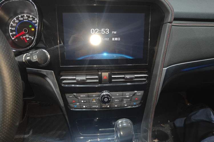 Used Venucia T70 2019 2.0L CVT Enjoy Edition China V Standard Audio And AC Panel