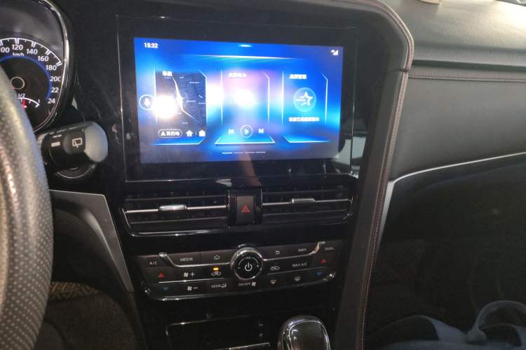 Used Venucia T70 2019 2.0L CVT Enjoy Edition China V Standard Audio And AC Panel