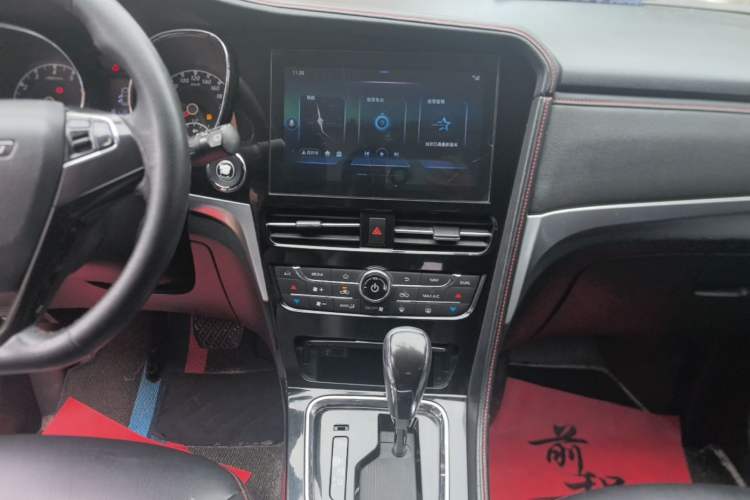Used Venucia T70 2019 2.0L CVT Enjoy Edition China V Standard Audio And AC Panel