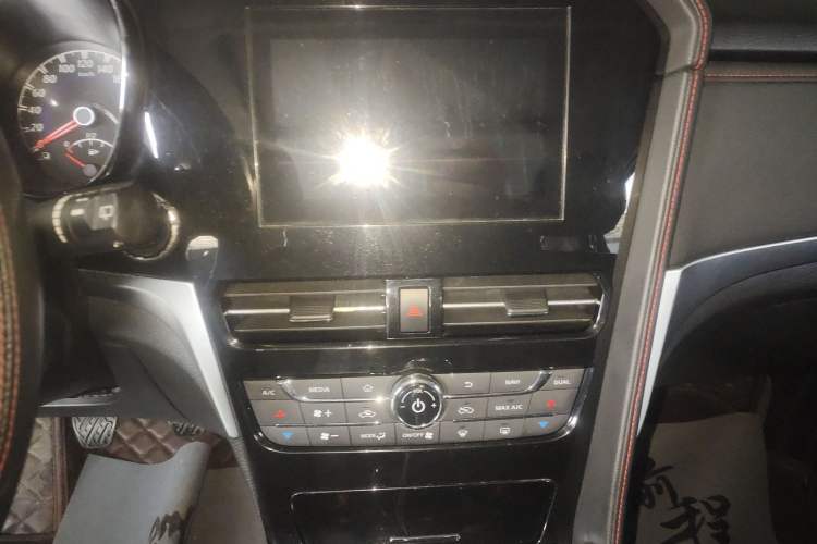 Used Venucia T70 2019 1.4T Manual Enjoyment Edition Audio And AC Panel