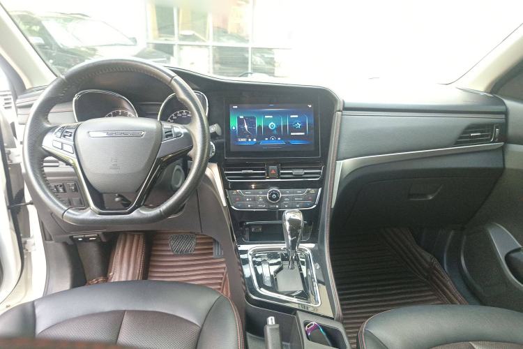 Used Venucia T70 2019 2.0L CVT Enjoy Edition China V Standard Center Console