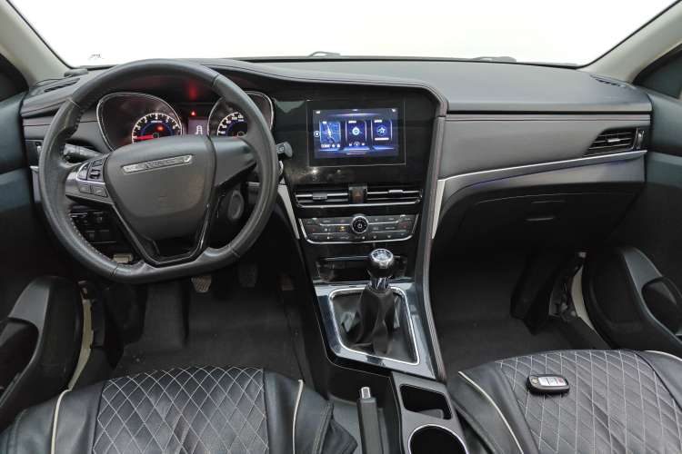 Used Venucia T70 2019 1.4T Manual Enjoyment Edition Center Console