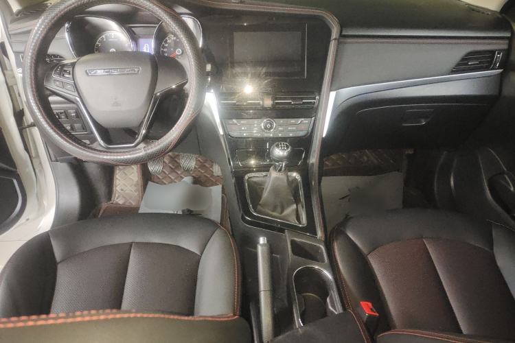 Used Venucia T70 2019 1.4T Manual Enjoyment Edition Center Console