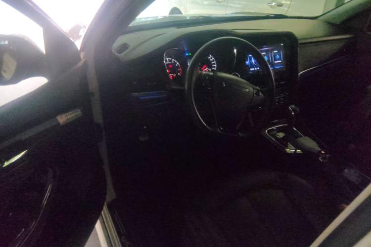 Used Venucia T70 2019 2.0L CVT Enjoy Edition China VI Standard Driver Seat