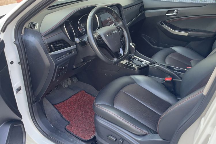 Used Venucia T70 2019 2.0L CVT Enjoy Edition China VI Standard Driver Seat