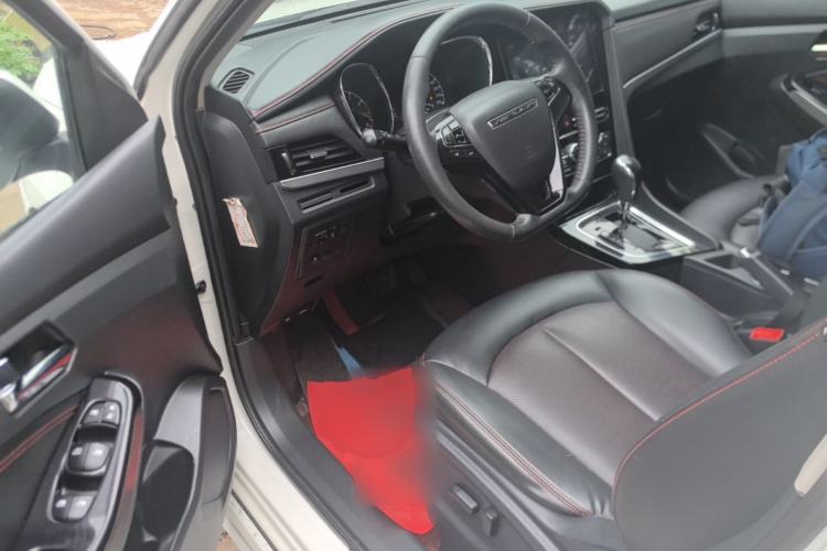 Used Venucia T70 2019 2.0L CVT Enjoy Edition China V Standard Driver Seat