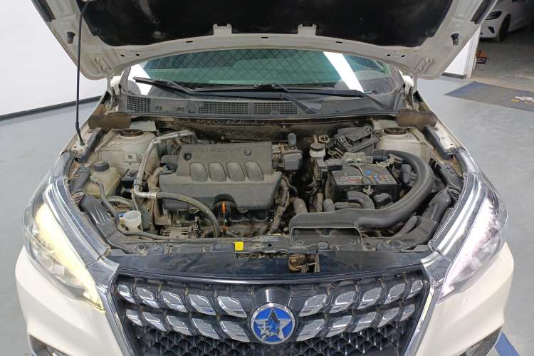 Used Venucia T70 2019 2.0L CVT Enjoy Edition China V Standard Engine Bay