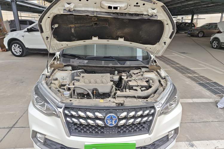 Used Venucia T70 2019 2.0L CVT Enjoy Edition China V Standard Engine Bay