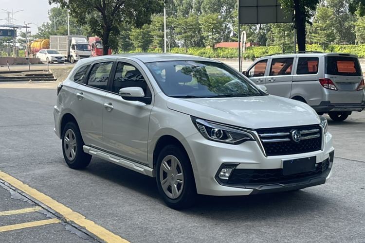 Used Venucia T70 2019 1.6L Manual Classic Edition Exterior 2