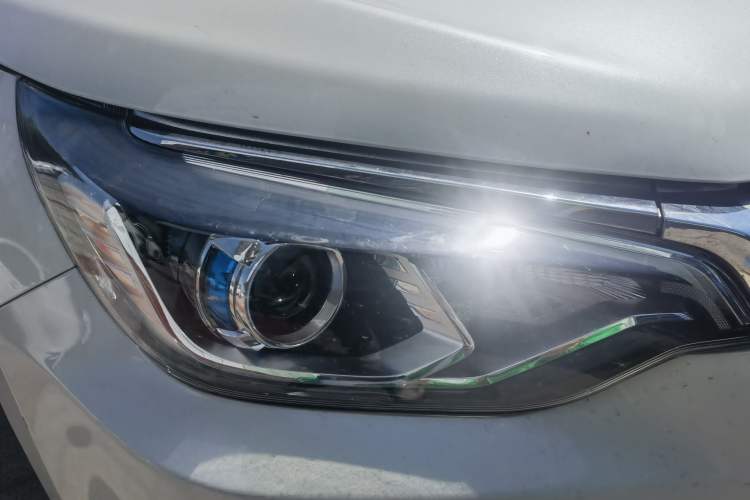 Used Venucia T70 2019 1.6L Manual Classic Edition Exterior 3