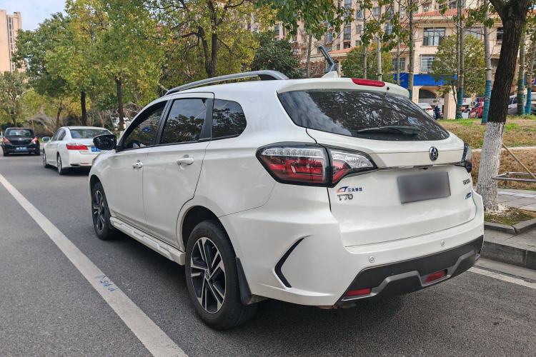 Used Venucia T70 2019 2.0L CVT Enjoy Edition China V Standard Exterior 3