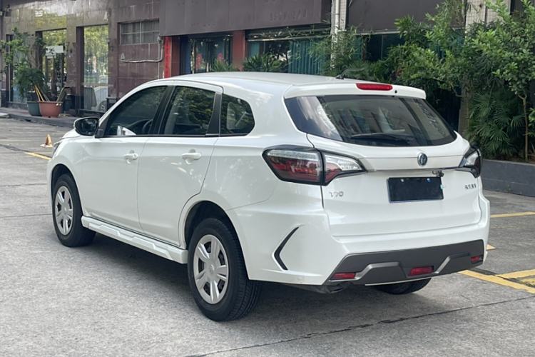 Used Venucia T70 2019 1.6L Manual Classic Edition Exterior 5