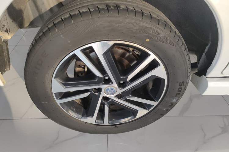 Used Venucia T70 2019 2.0L CVT Enjoy Edition China V Standard Exterior 8
