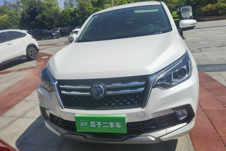 Used Venucia T70 2019 1.6L Manual Classic Edition Front