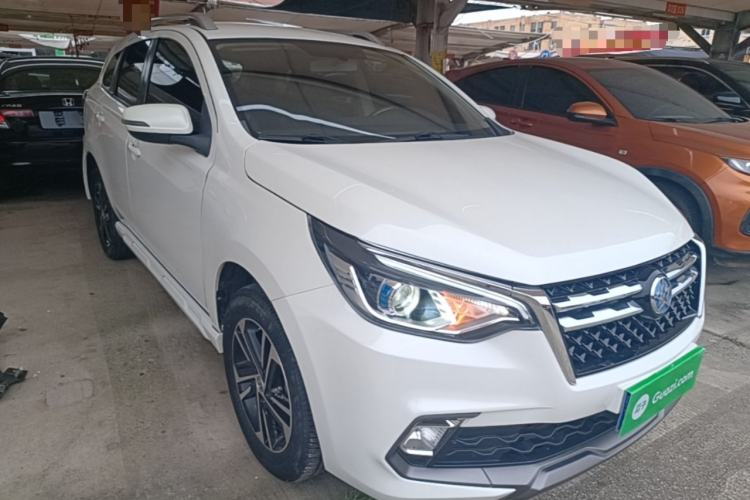 Used Venucia T70 2019 2.0L CVT Smart Edition China V Standard Front Right 45 Deg