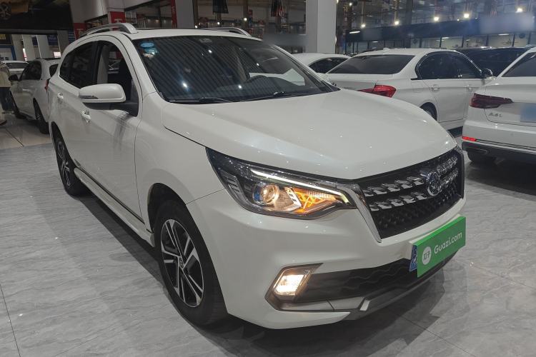 Used Venucia T70 2019 2.0L CVT Enjoy Edition China V Standard Front Right 45 Deg