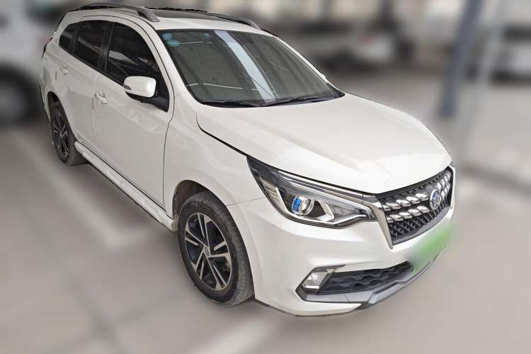 Used Venucia T70 2019 2.0L CVT Enjoy Edition China V Standard Front Right 45 Deg