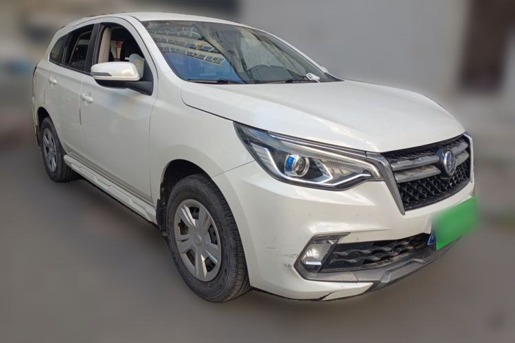 Used Venucia T70 2019 1.6L Manual Classic Edition Front Right 45 Deg