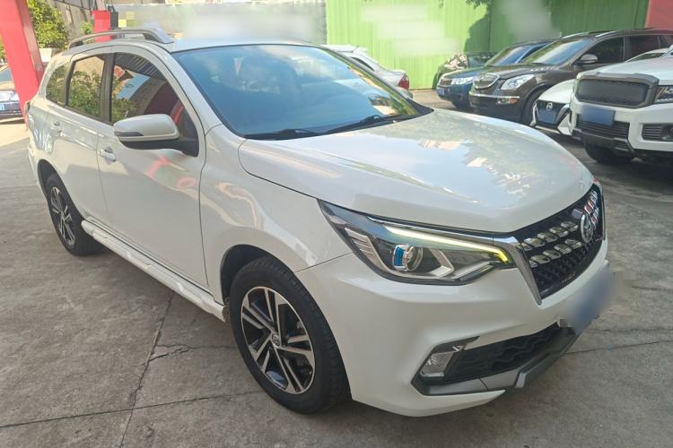 Used Venucia T70 2019 2.0L CVT Enjoy Edition China V Standard Front Right 45 Deg