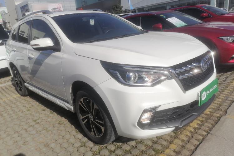 Used Venucia T70 2019 2.0L CVT Enjoy Edition China VI Standard Front Right 45 Deg