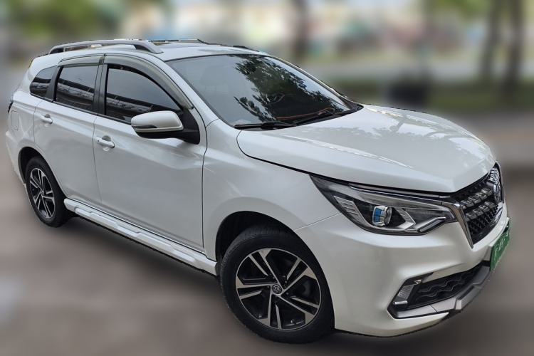 Used Venucia T70 2019 2.0L CVT Enjoy Edition China VI Standard Front Right 45 Deg
