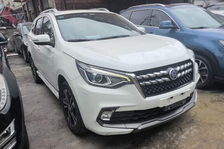 Used Venucia T70 2019 2.0L CVT Enjoy Edition China V Standard Front Right 45 Deg
