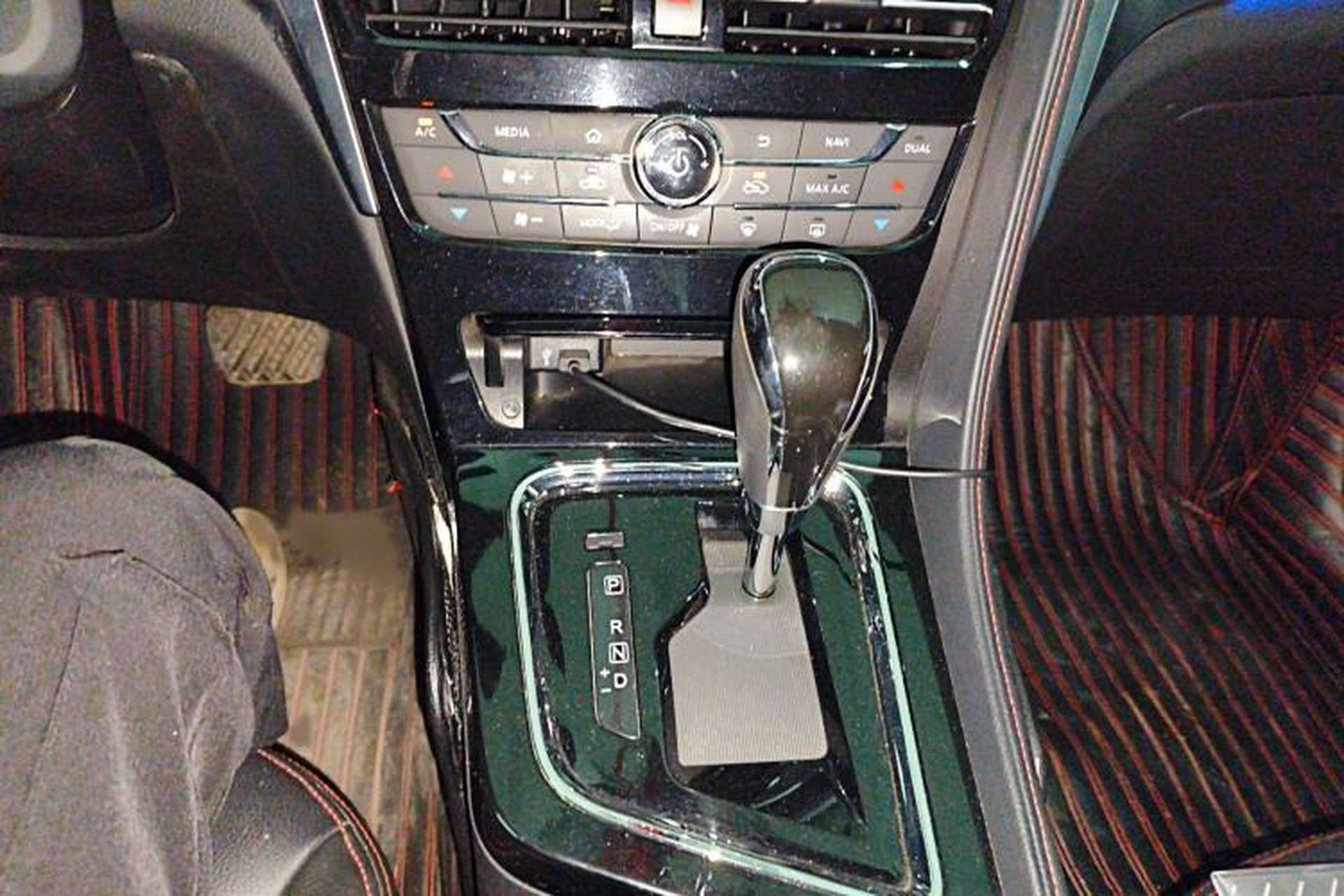 Used Venucia T70 2019 2.0L CVT Enjoy Edition China V Standard Gear Lever