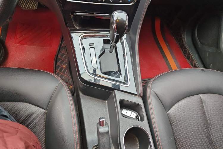Used Venucia T70 2019 2.0L CVT Enjoy Edition China V Standard Gear Lever