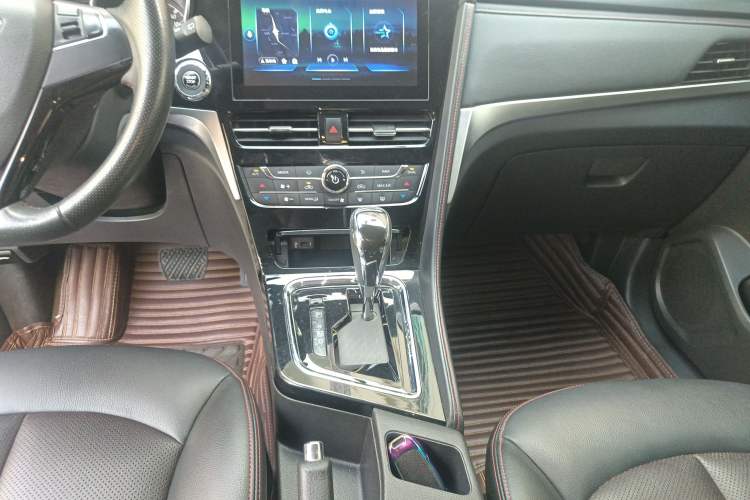 Used Venucia T70 2019 2.0L CVT Enjoy Edition China V Standard Gear Lever
