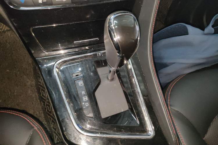 Used Venucia T70 2019 2.0L CVT Enjoy Edition China V Standard Gear Lever