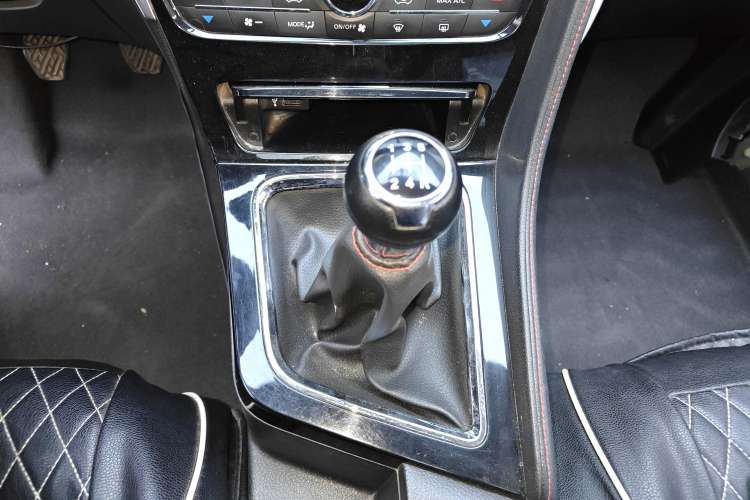 Used Venucia T70 2019 1.4T Manual Enjoyment Edition Gear Lever
