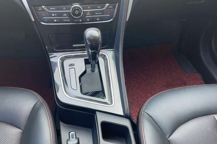 Used Venucia T70 2019 2.0L CVT Enjoy Edition China VI Standard Gear Lever