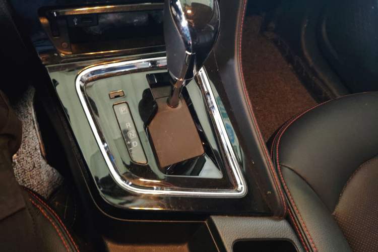 Used Venucia T70 2019 2.0L CVT Enjoy Edition China V Standard Gear Lever