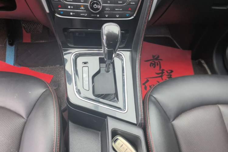 Used Venucia T70 2019 2.0L CVT Enjoy Edition China V Standard Gear Lever