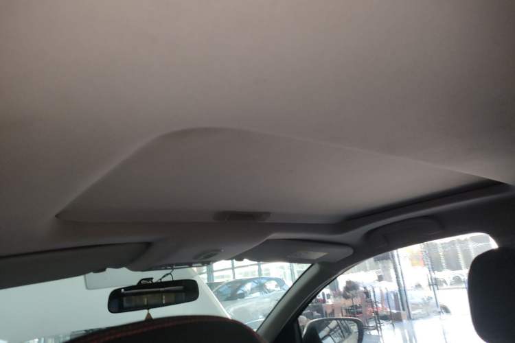 Used Venucia T70 2019 2.0L CVT Enjoy Edition China V Standard Headliner
