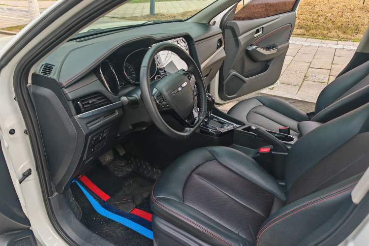 Used Venucia T70 2019 2.0L CVT Enjoy Edition China V Standard Interior 2