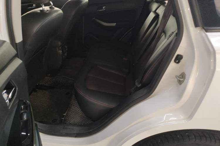 Used Venucia T70 2019 2.0L CVT Enjoy Edition China V Standard Interior 4