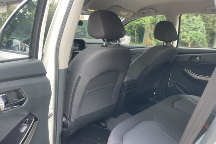 Used Venucia T70 2019 1.6L Manual Classic Edition Interior 6