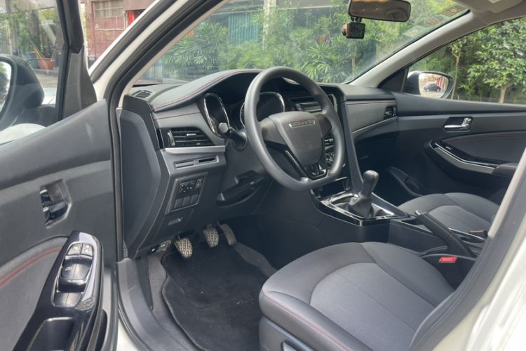 Used Venucia T70 2019 1.6L Manual Classic Edition Interior 7
