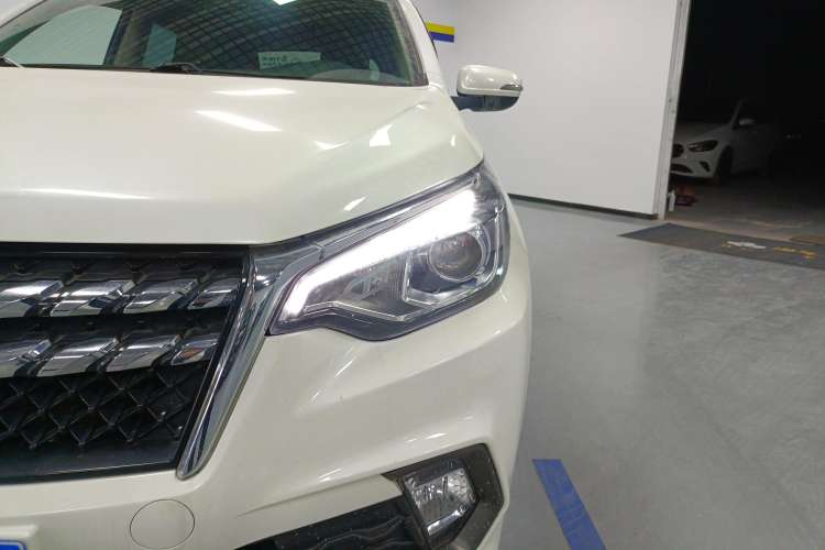 Used Venucia T70 2019 2.0L CVT Enjoy Edition China V Standard Left Front Headlight