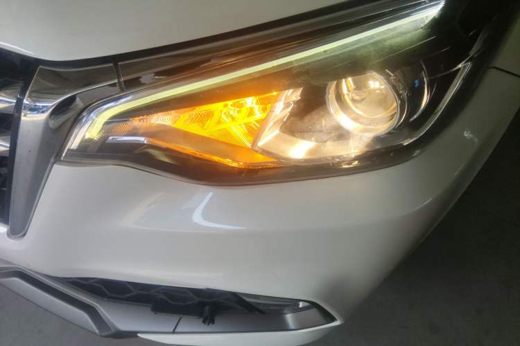 Used Venucia T70 2019 2.0L CVT Enjoy Edition China VI Standard Left Front Headlight