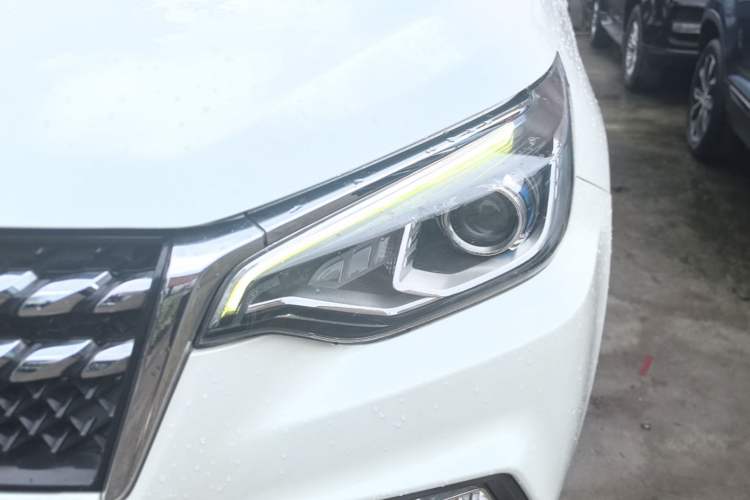 Used Venucia T70 2019 2.0L CVT Enjoy Edition China V Standard Left Front Headlight