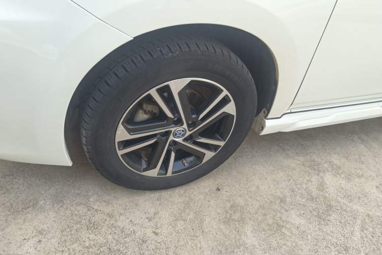 Used Venucia T70 2019 2.0L CVT Enjoy Edition China V Standard Left Front Wheel Hub