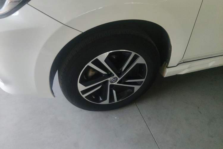 Used Venucia T70 2019 2.0L CVT Enjoy Edition China VI Standard Left Front Wheel Hub