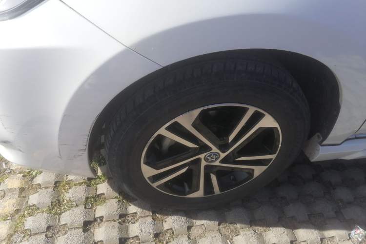 Used Venucia T70 2019 2.0L CVT Enjoy Edition China VI Standard Left Front Wheel Hub