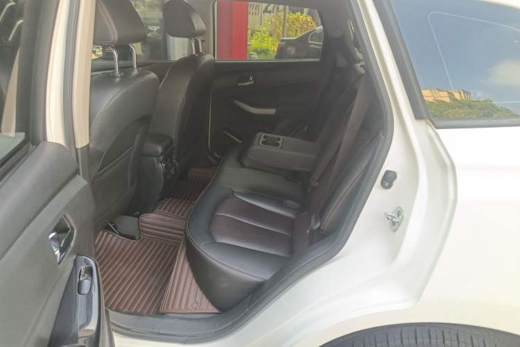 Used Venucia T70 2019 2.0L CVT Enjoy Edition China V Standard Left Rear Seat